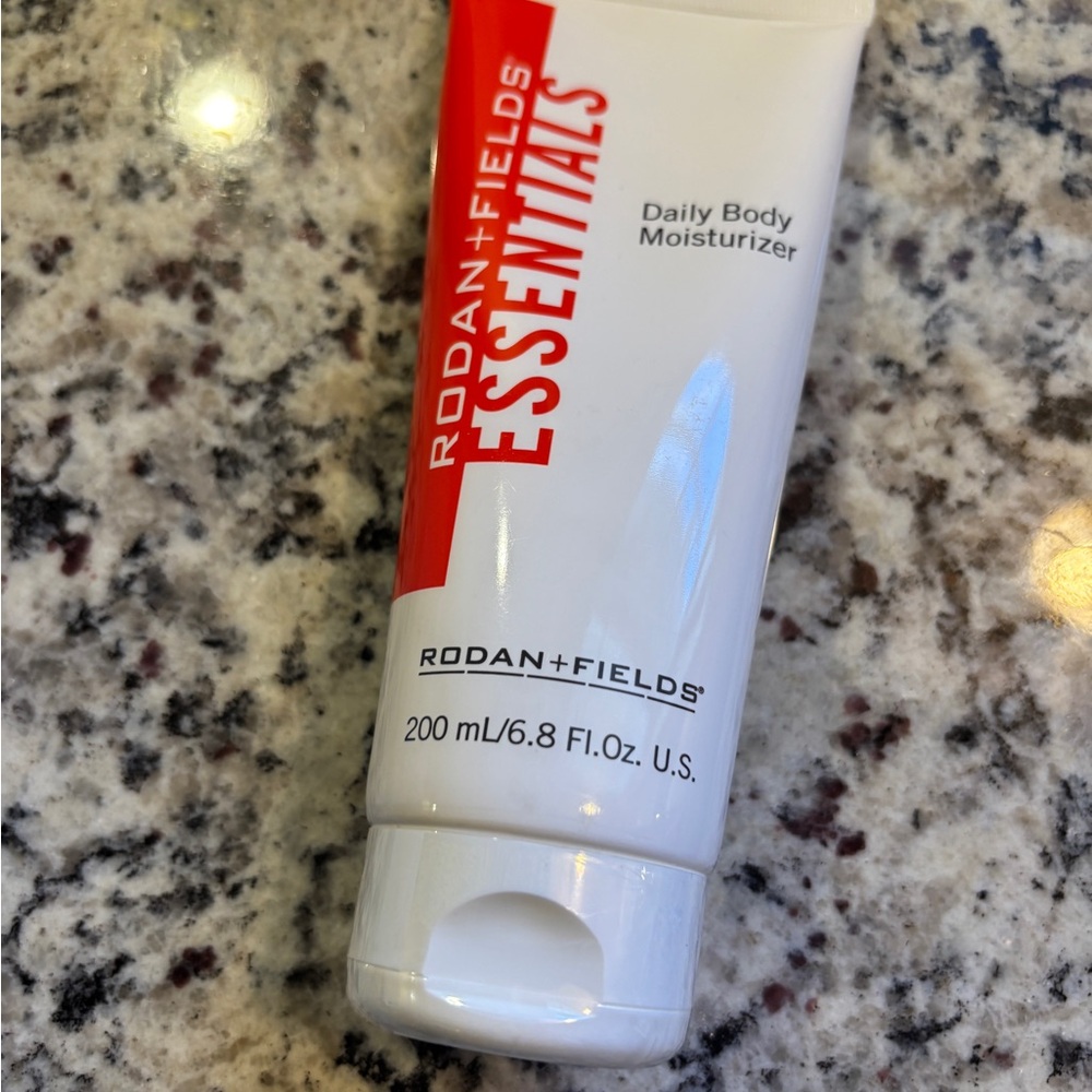 Rodan + Fields Essentials Daily Body Moisturizer